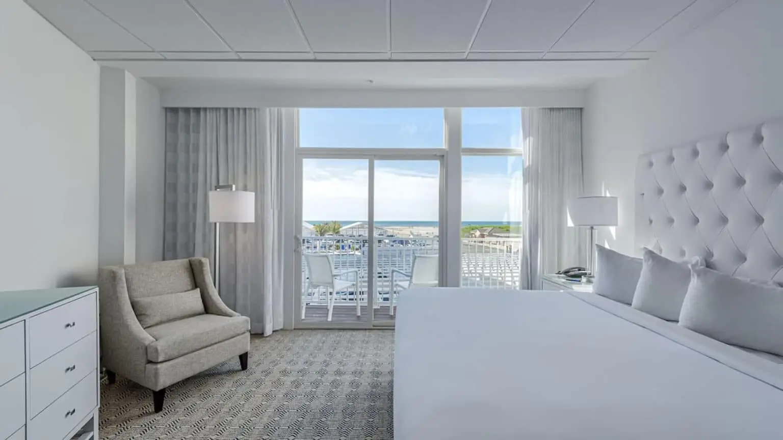 Premium poolside king studio hotel room in Diamond Beach NJ