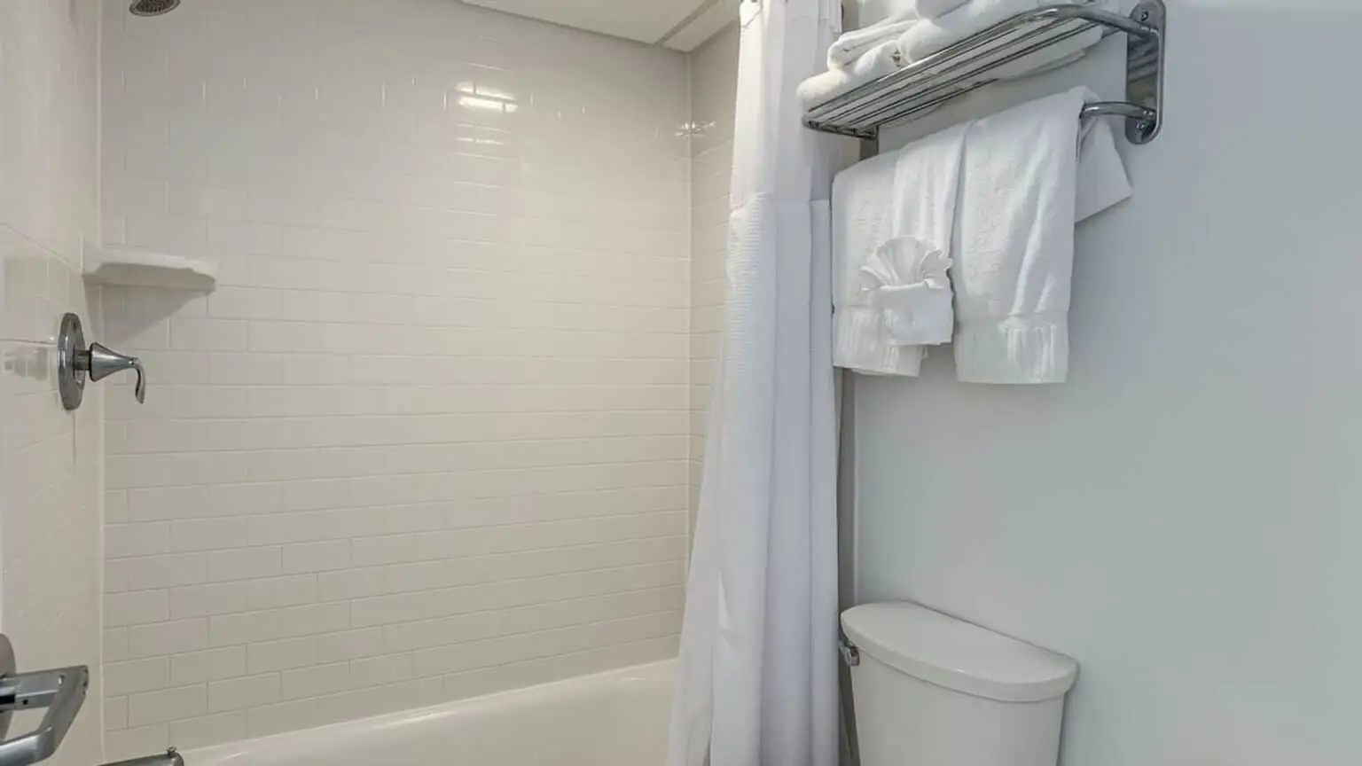 Premium king suite bathroom