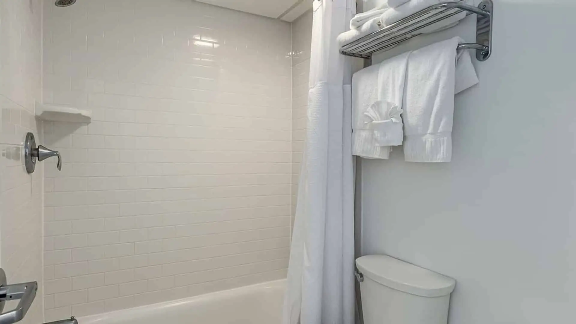 Premium king suite bathroom