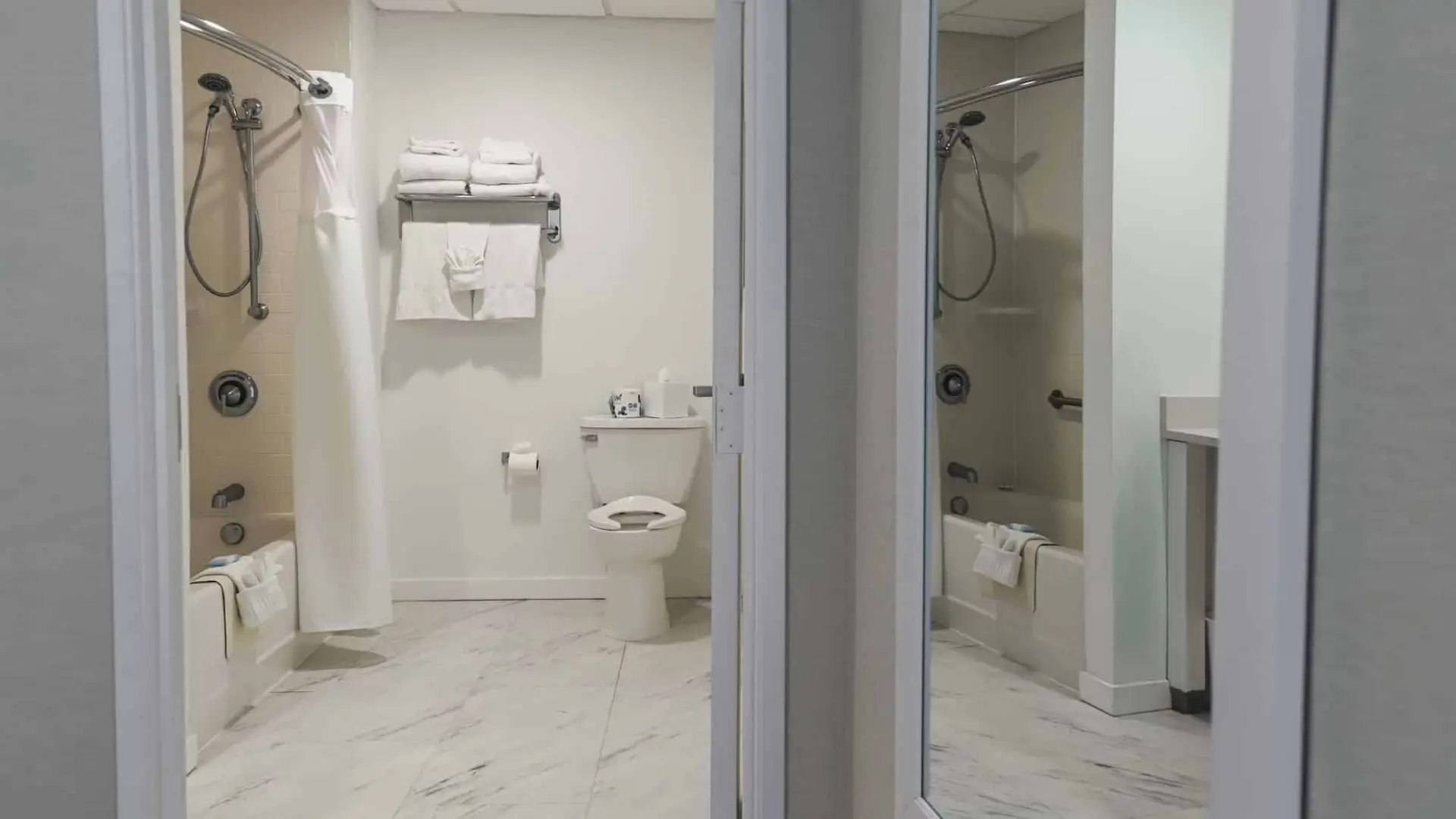 Signature double studio hotel room bathroom