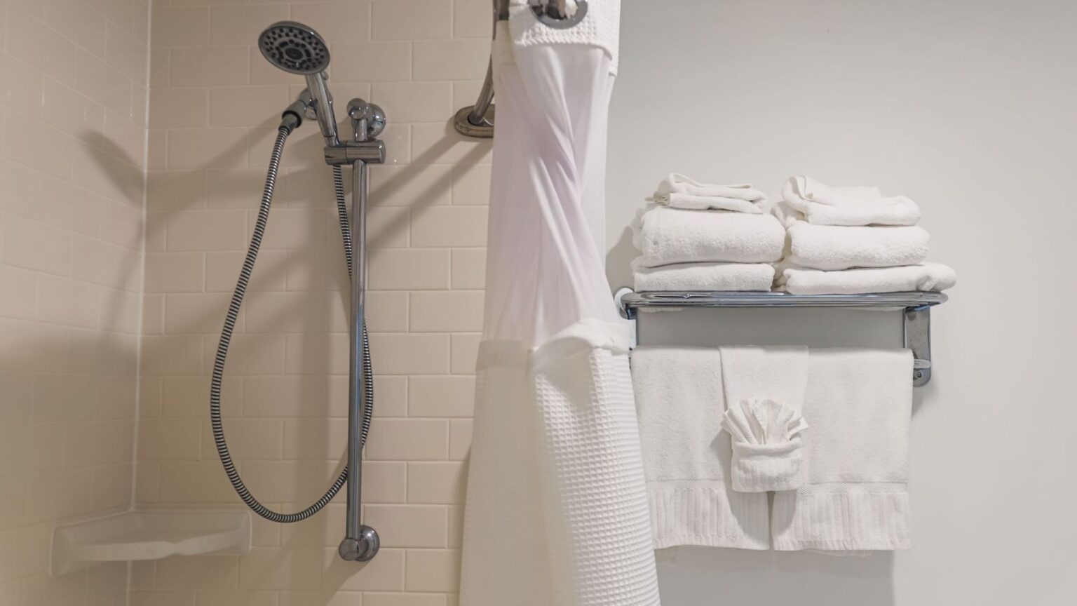 Signature double studio hotel room bathroom