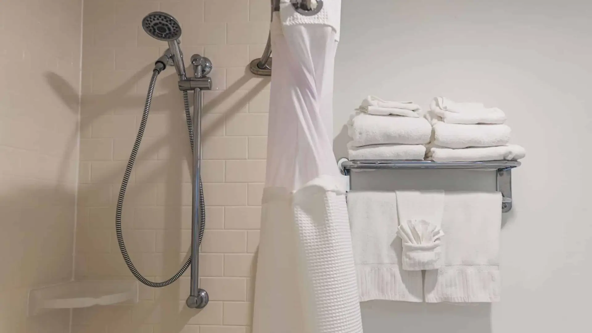 Signature double studio hotel room bathroom