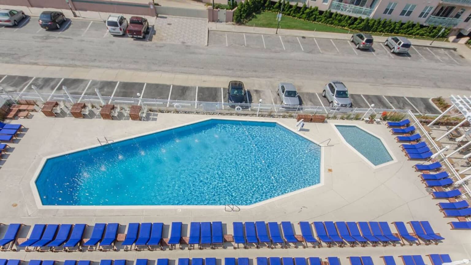 Premium poolside double suite view of pool area