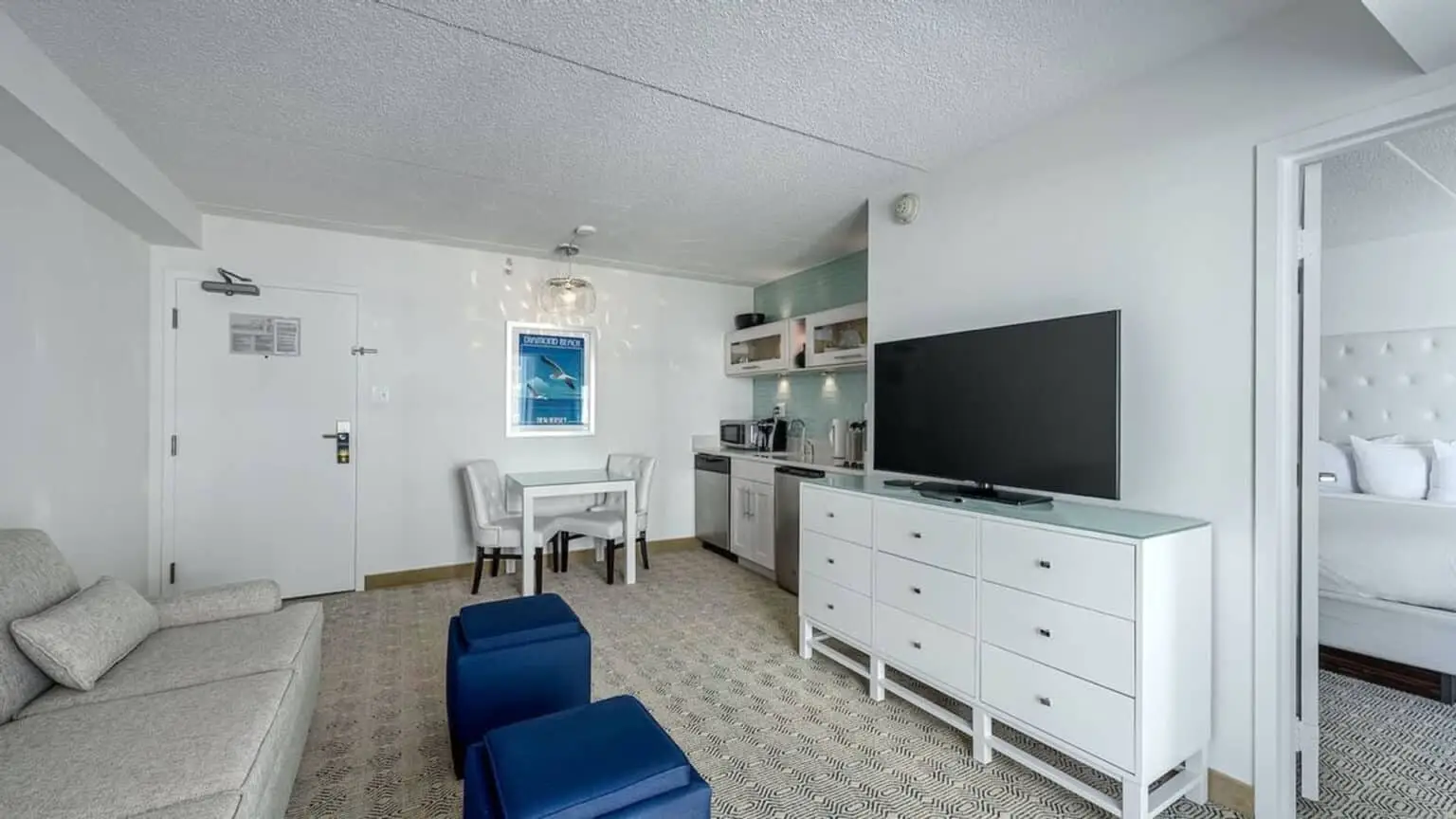 Premium king suite living area