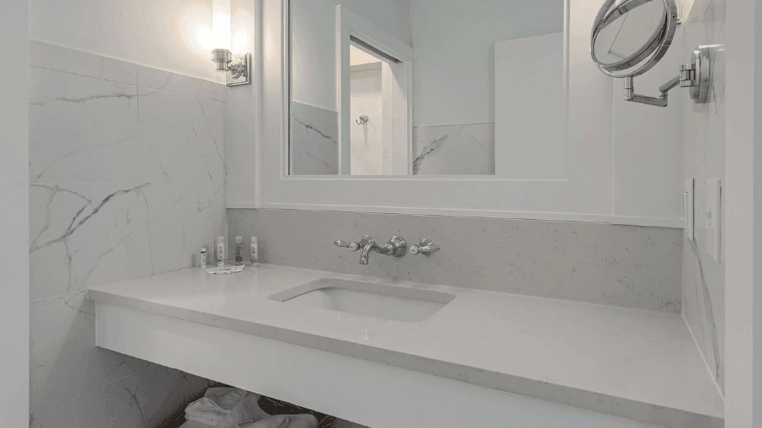 ICONA Diamond Beach Top Floor Double Suite bathroom