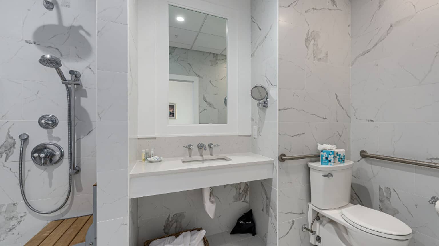 ICONA Diamond Beach ADA King Suite bathroom