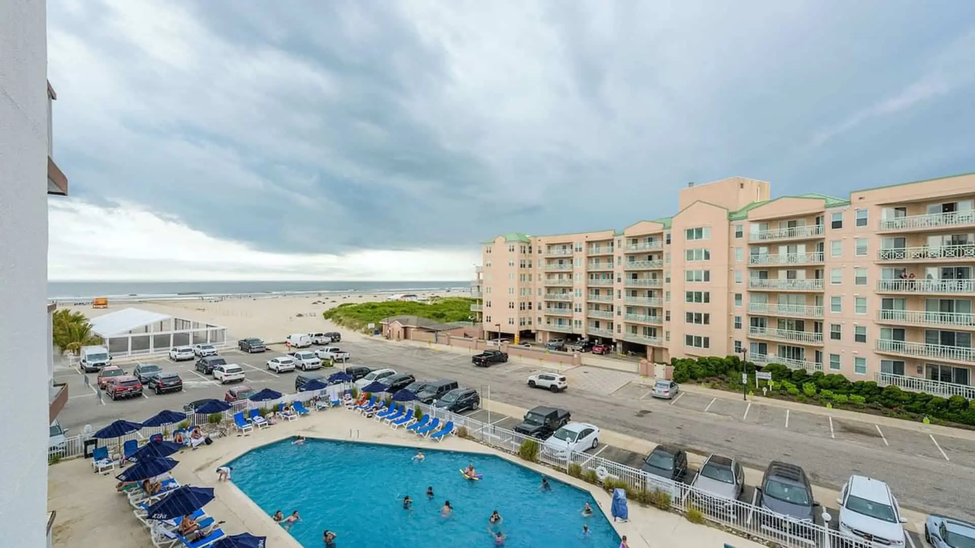 Premium poolside double suite view of pool area