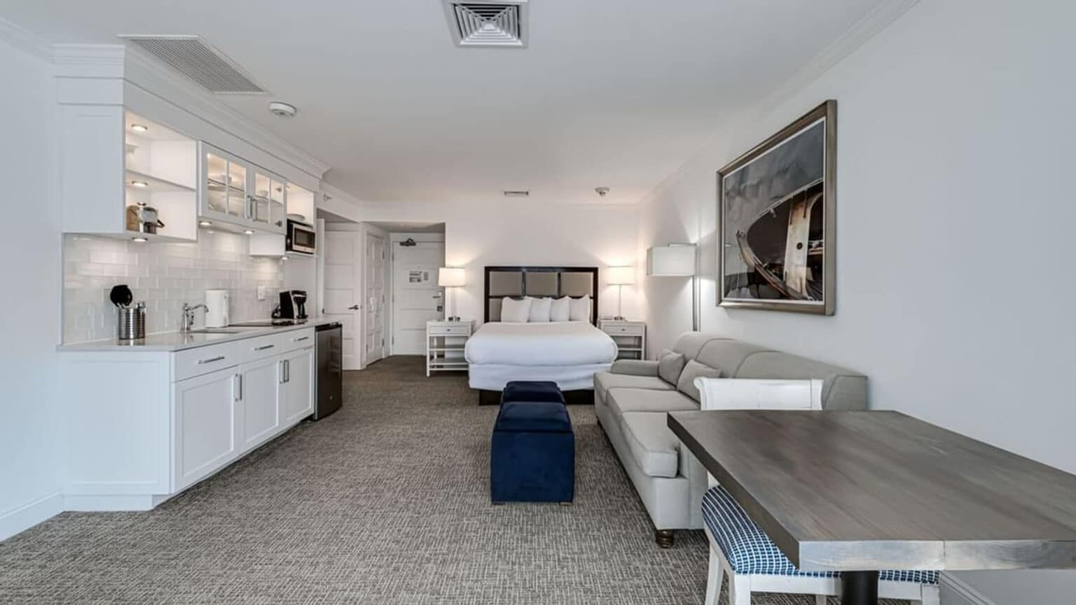King Queen suite bedroom and living area