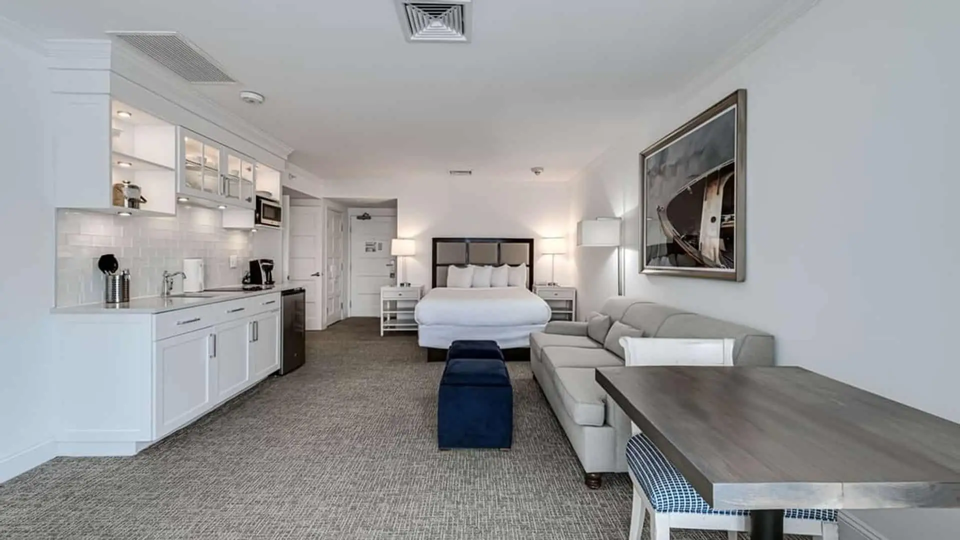 King Queen suite bedroom and living area