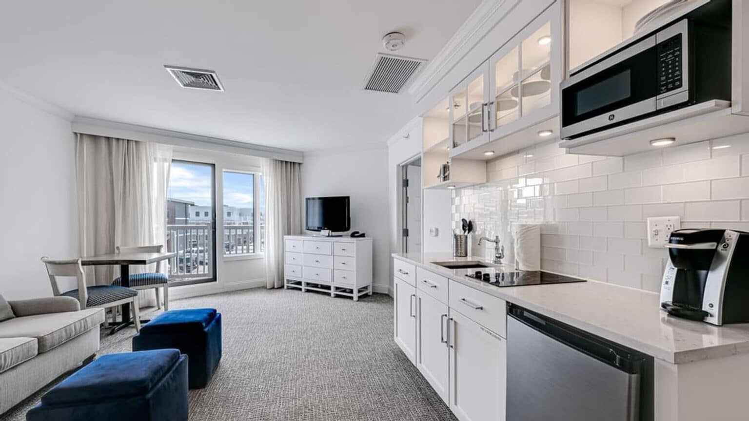 King Queen suite bedroom and living area