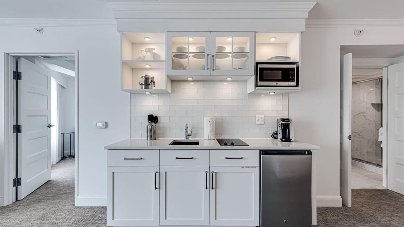 King Queen suite galley kitchen