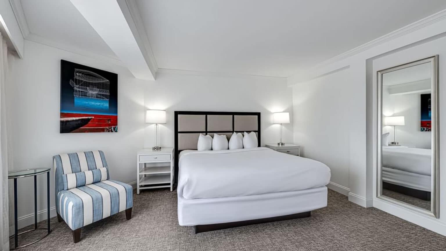 King Queen suite bedroom