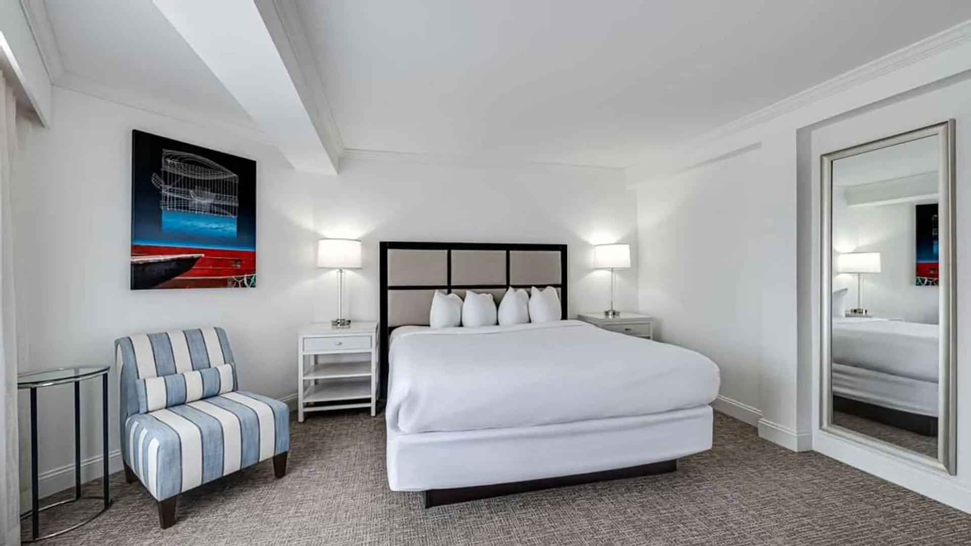 King Queen suite bedroom