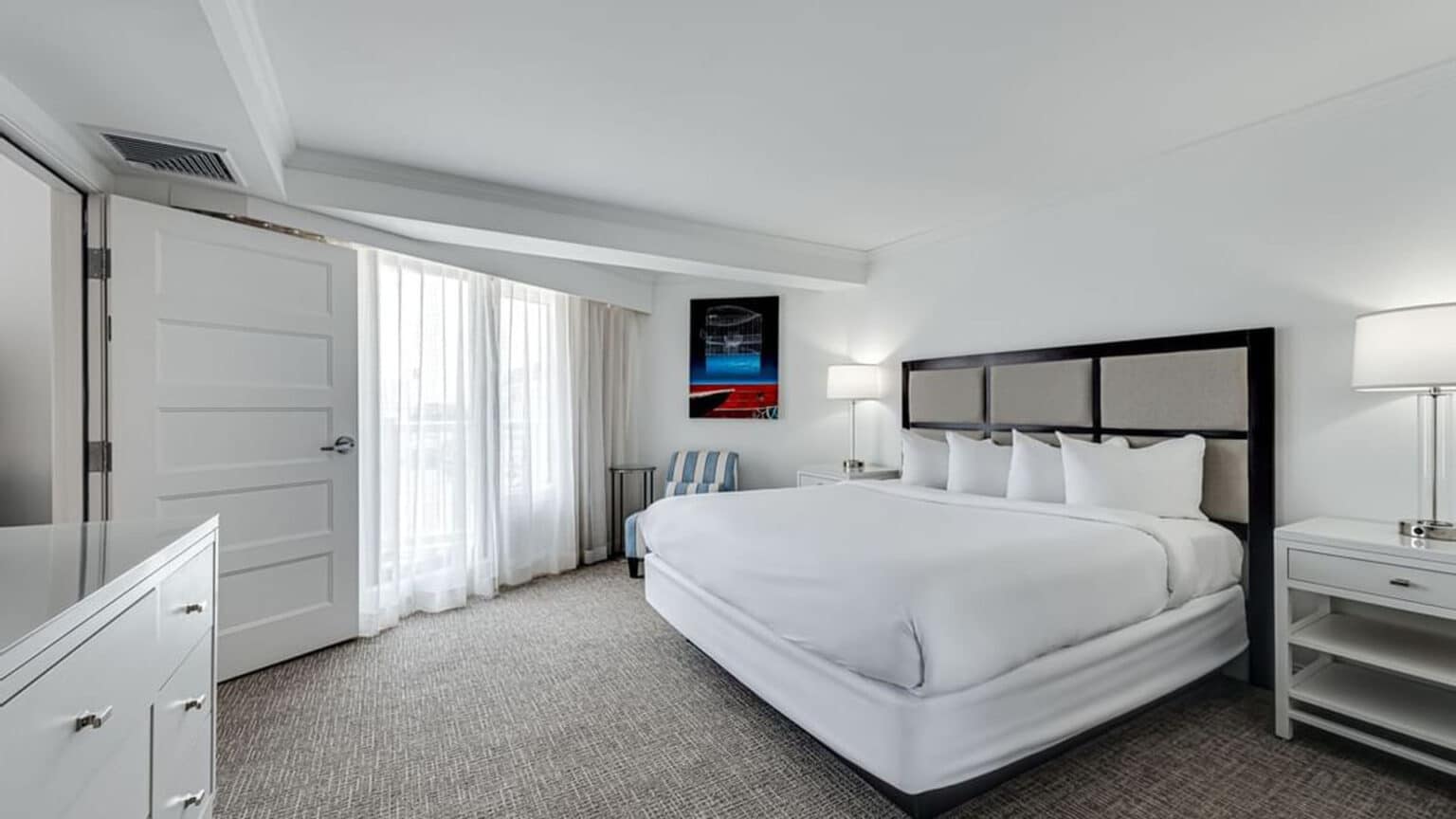 King Queen suite bedroom