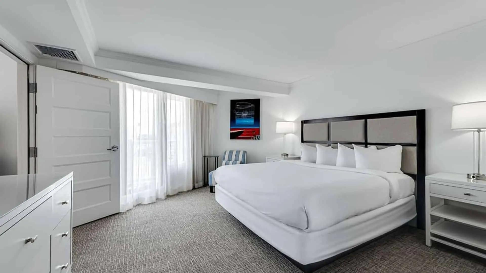 King Queen suite bedroom