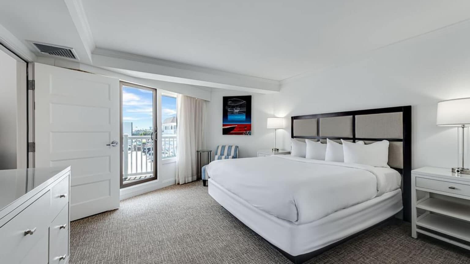 King Queen suite bedroom