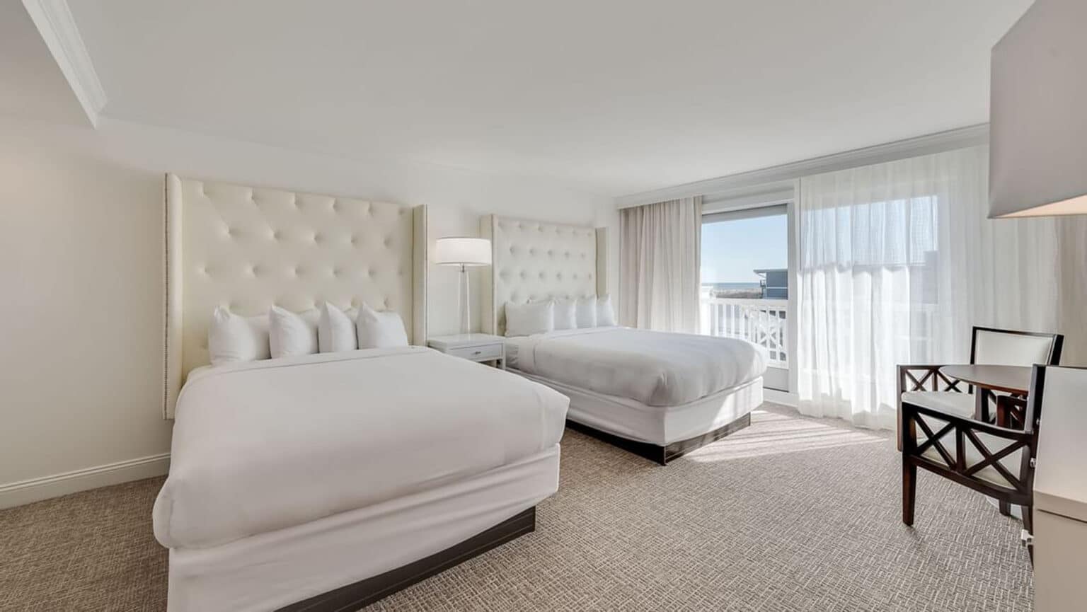 Signature queen studio in ICONA Avalon