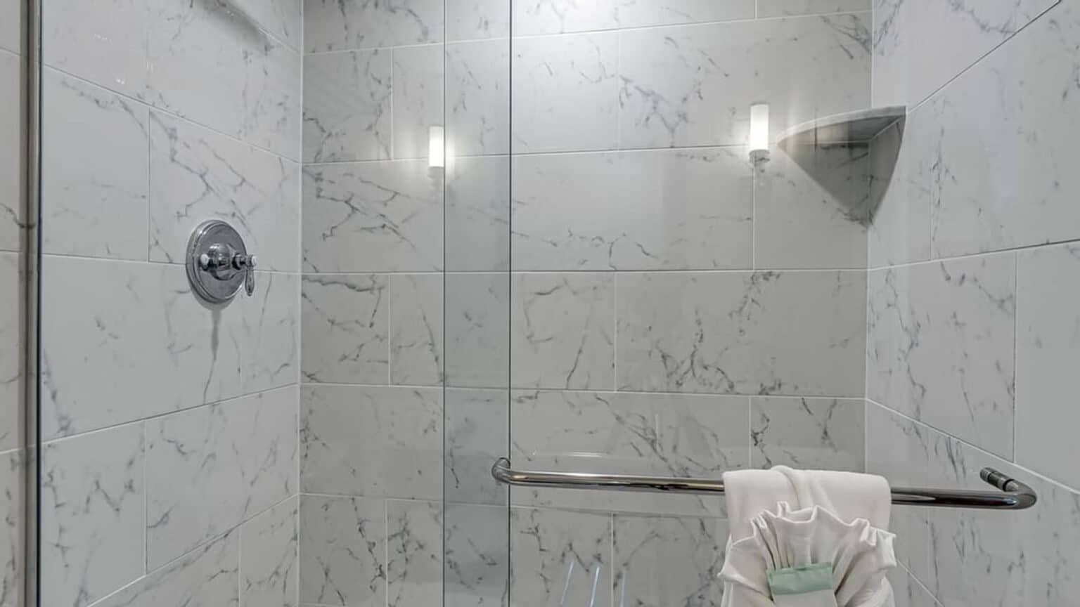 Classic family studio shower