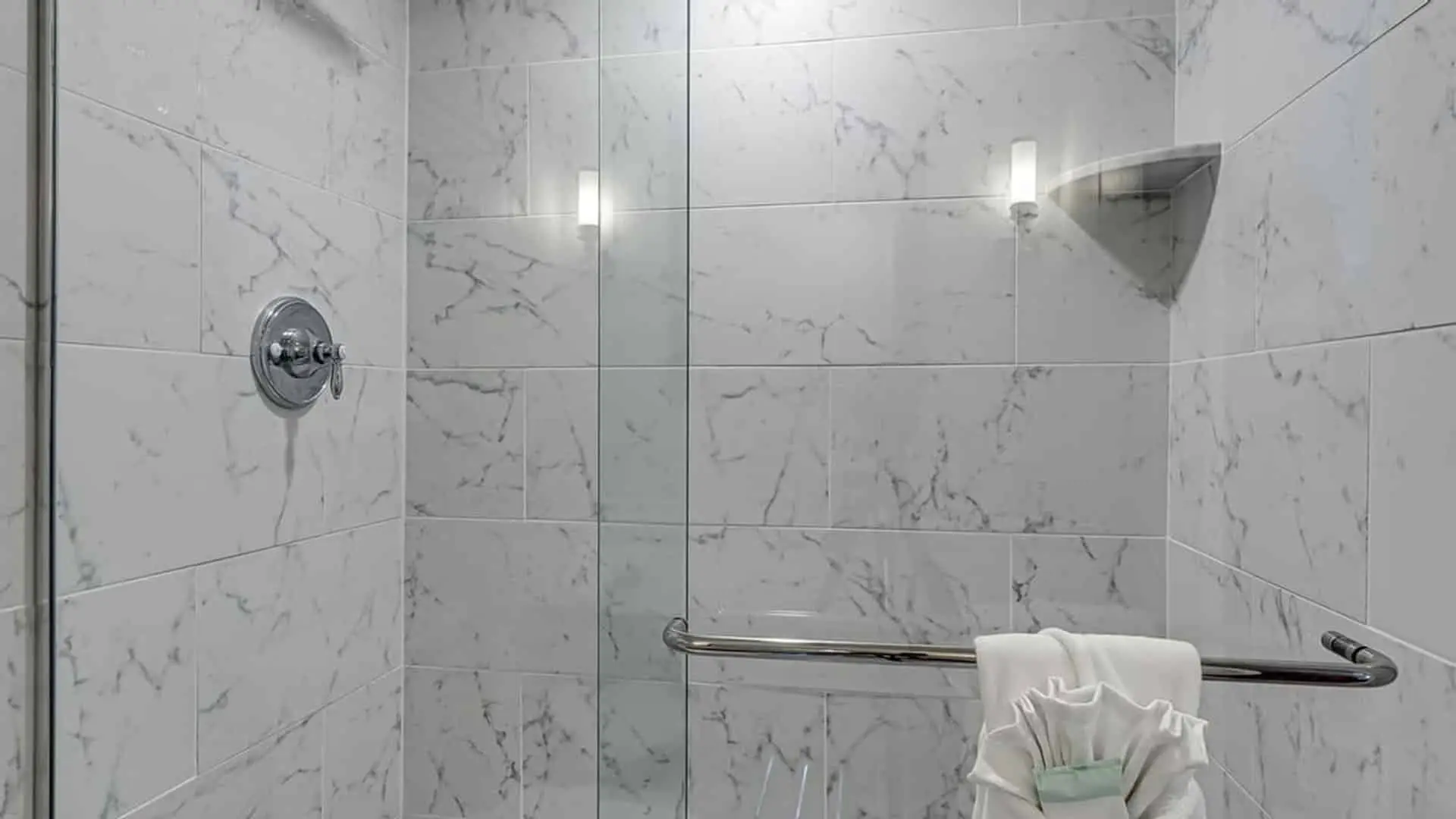 Classic family studio shower