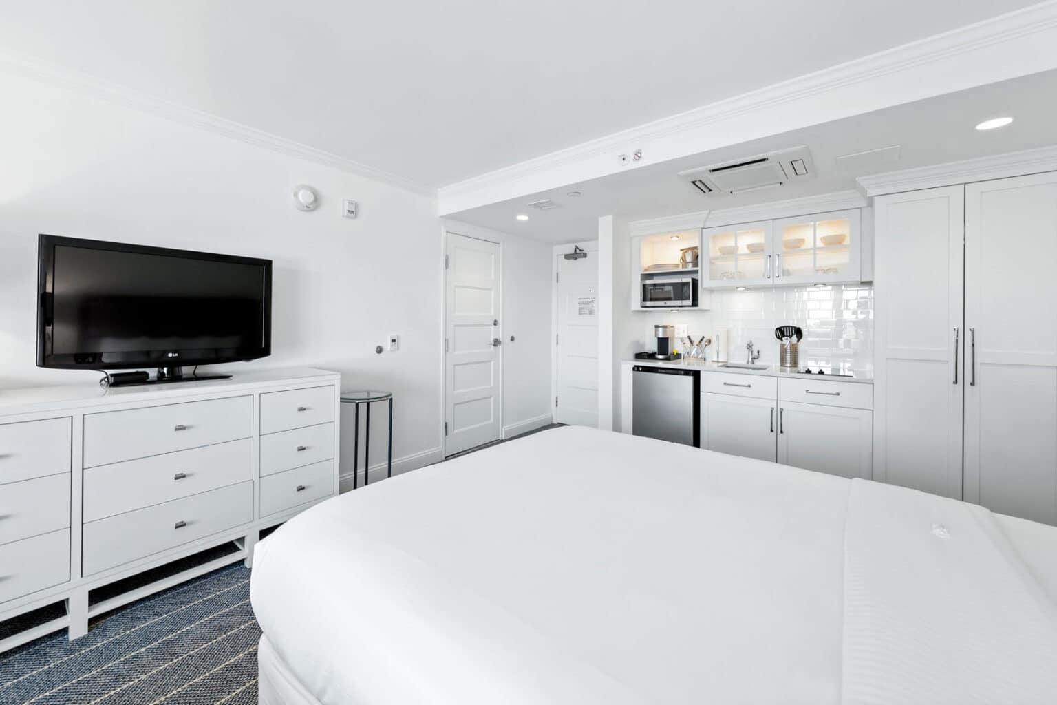 Classic Queen Studio hotel room