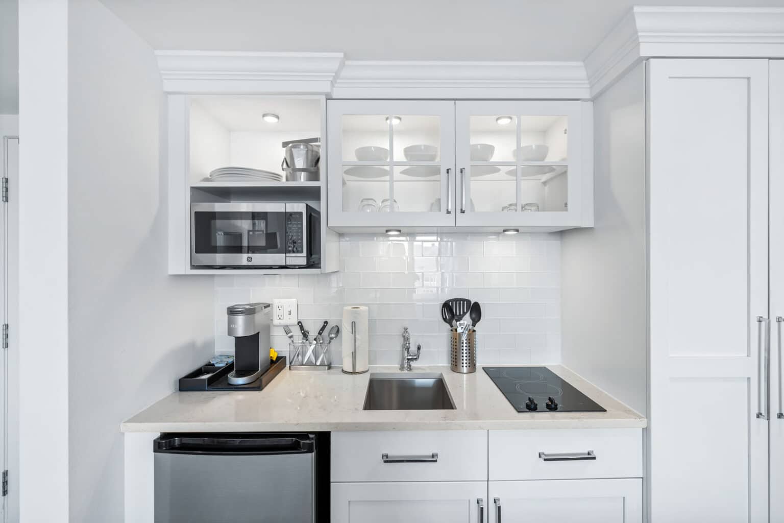 Classic Queen Studio kitchen