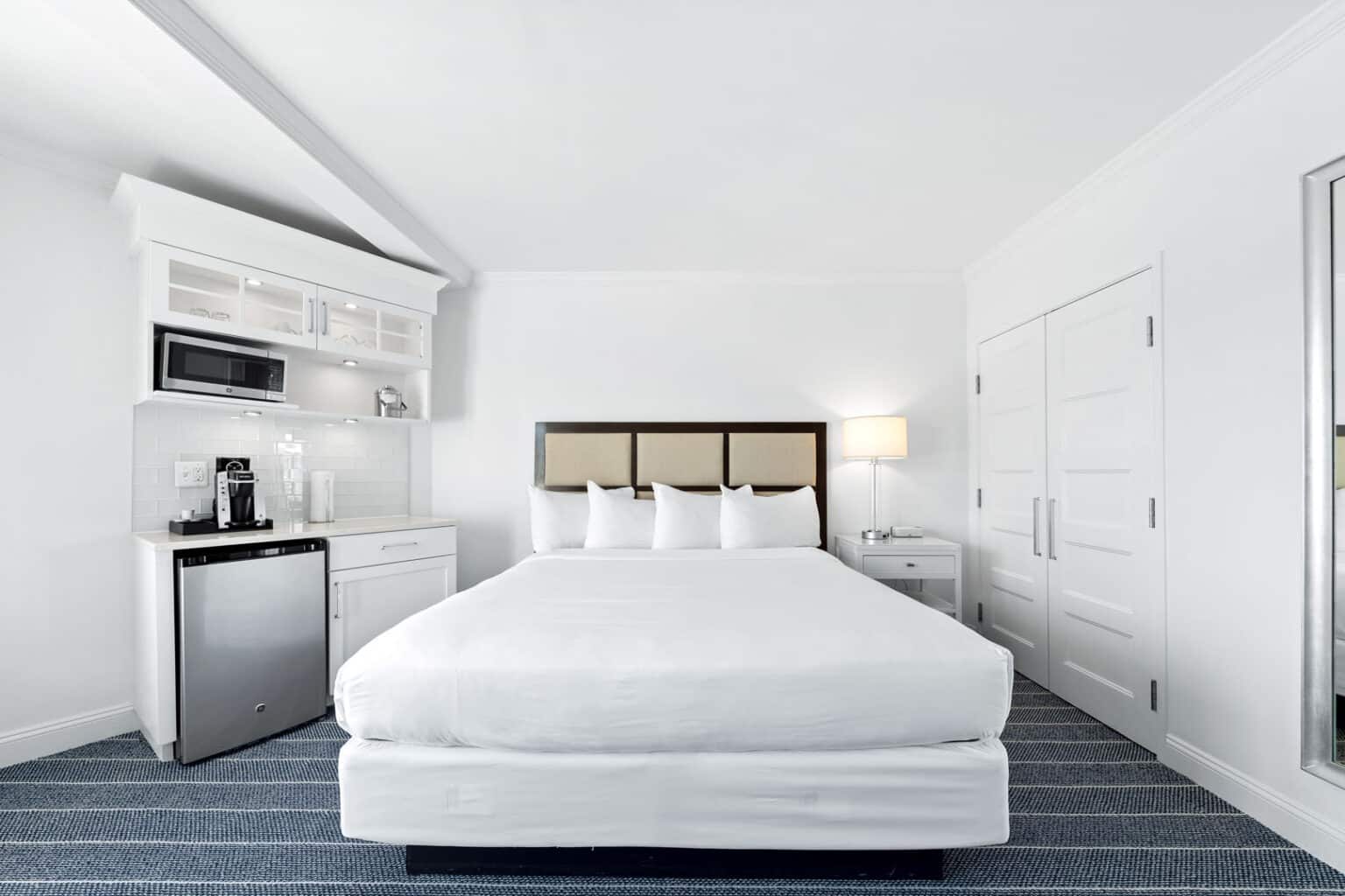 Classic king hotel room