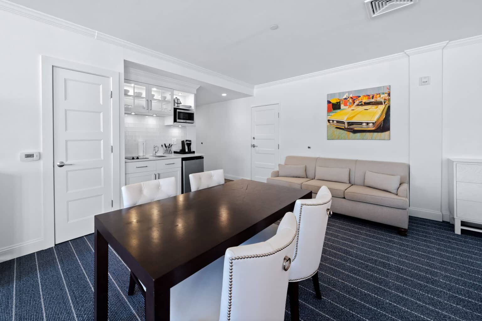 Premium family suite dining area