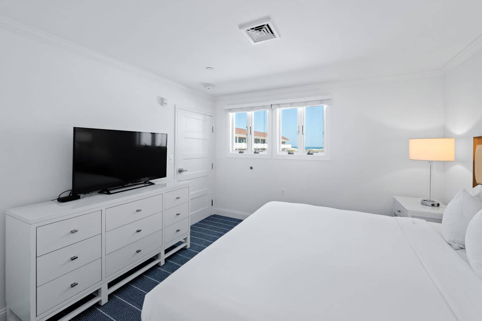 Premium family suite bed and flatscreen tv