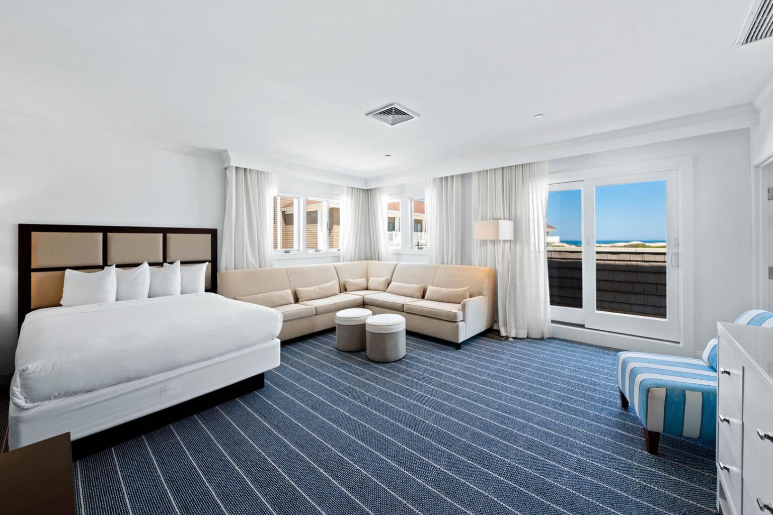 Premium family suite hotel room in Avalon