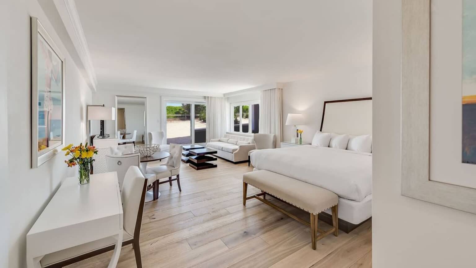 ICONA Avalon luxury king studio room