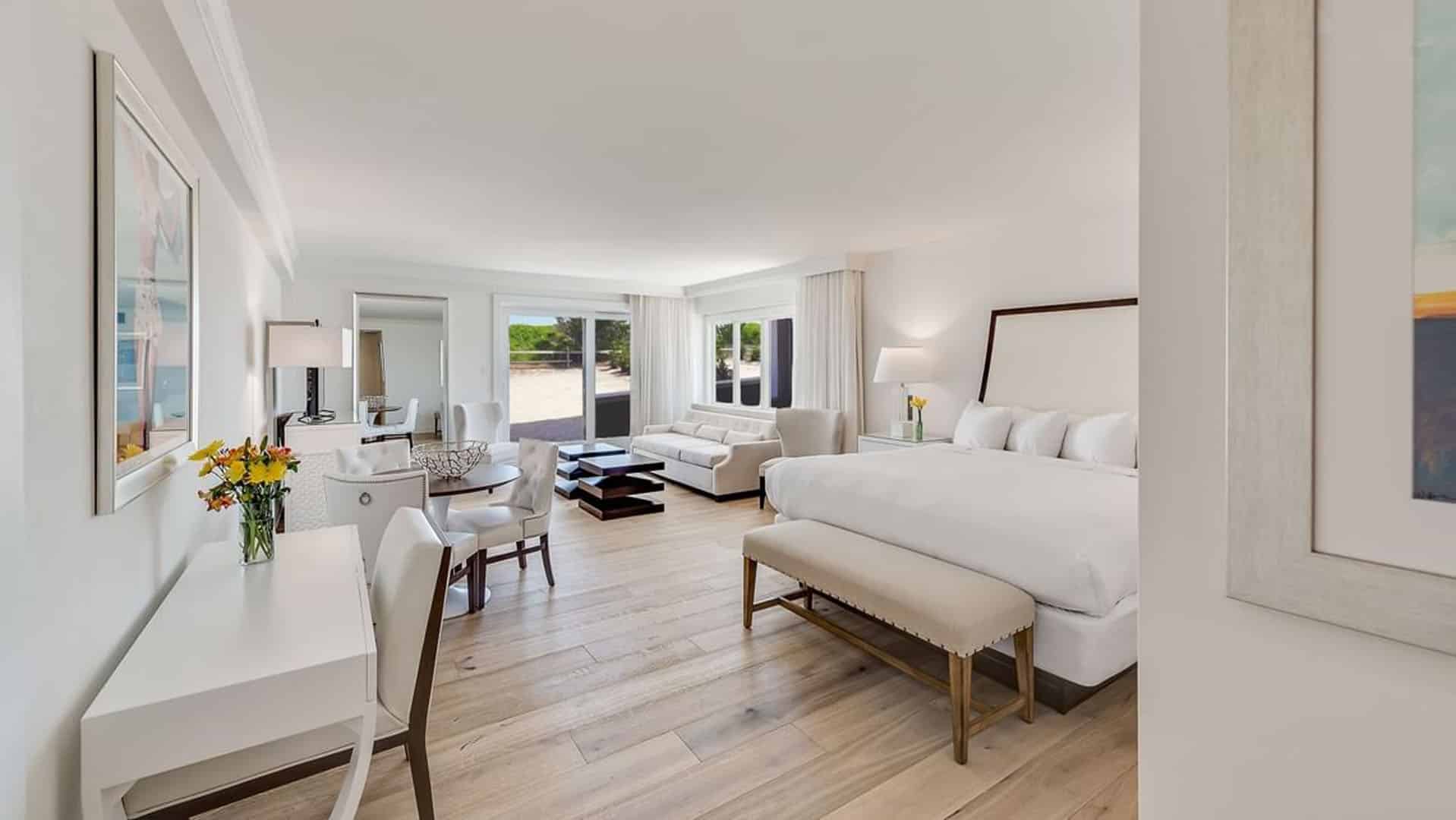 ICONA Avalon luxury king studio room