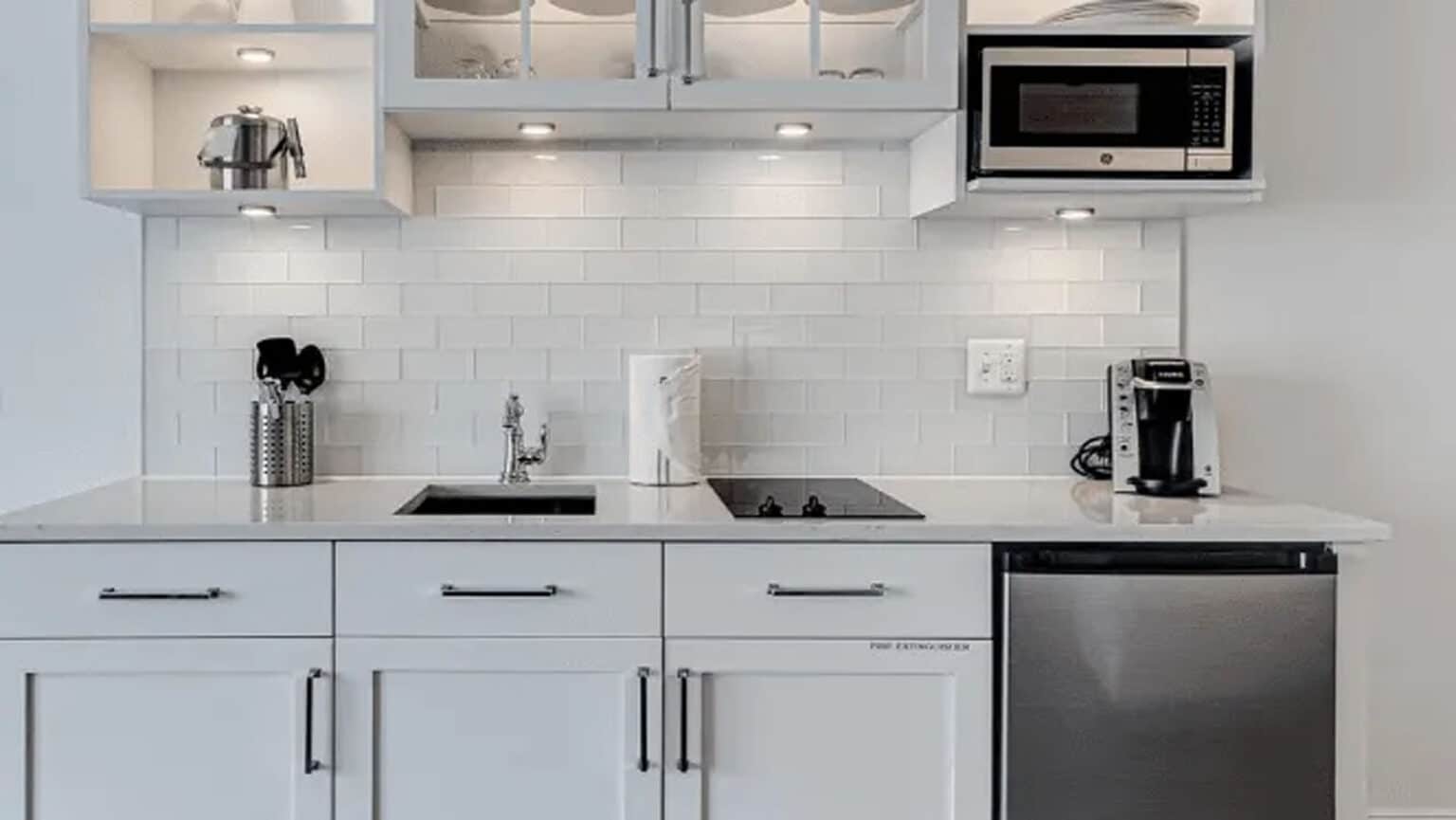 Premium poolside queen studio kitchenette