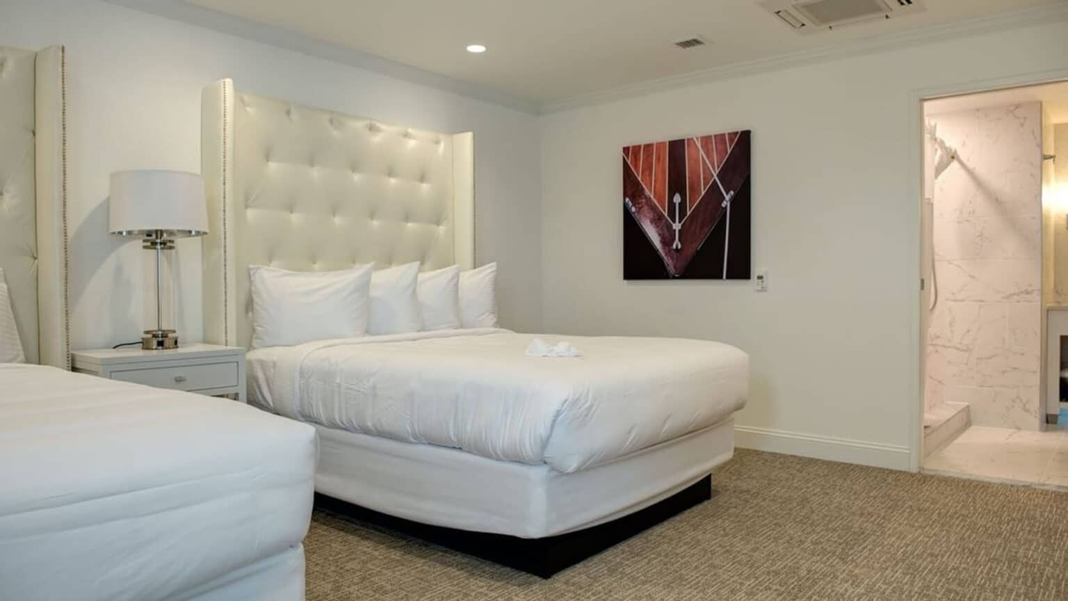 Signature queen suite bed