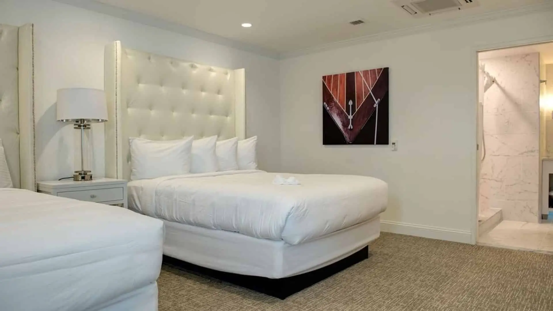 Signature queen suite bed