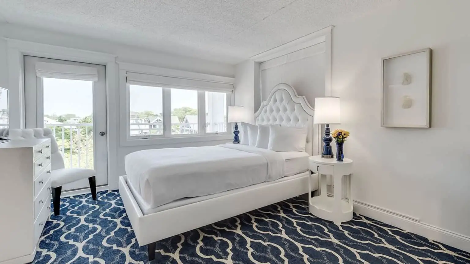 ICONA Cape May hotel room queen bed