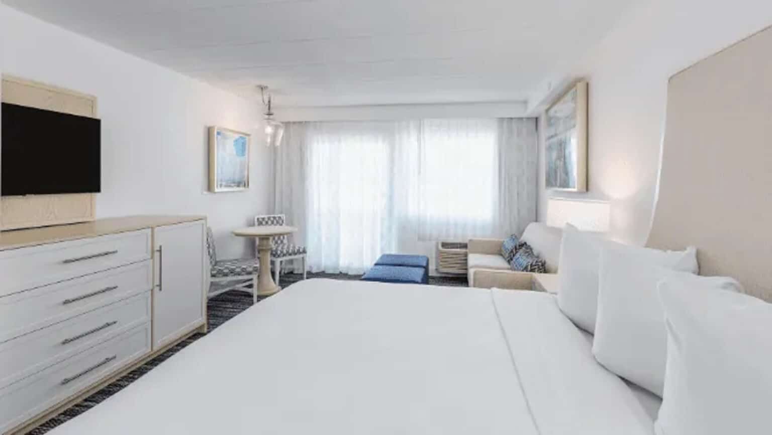 ICONA Windrift signature king studio hotel room