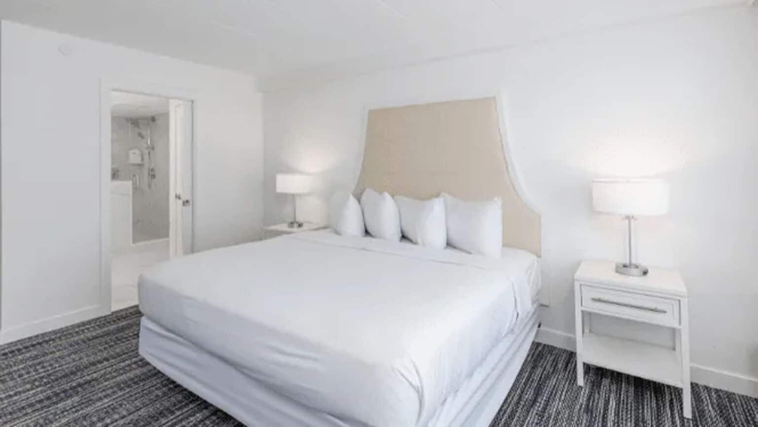 ICONA Windrift signature one bedroom suite bed