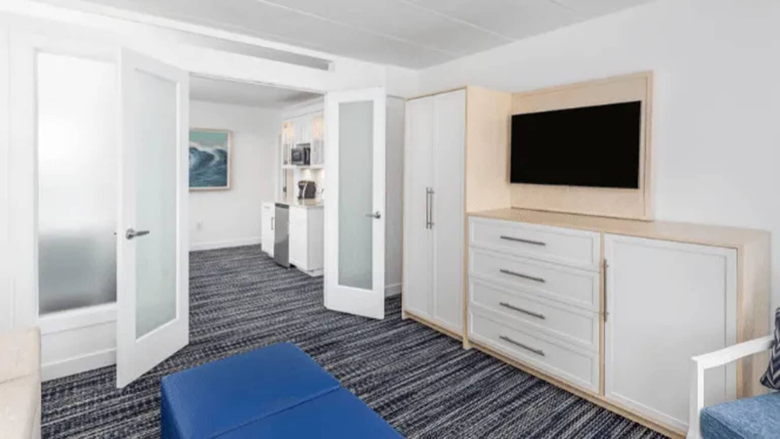 ICONA Windrift signature one bedroom suite living area