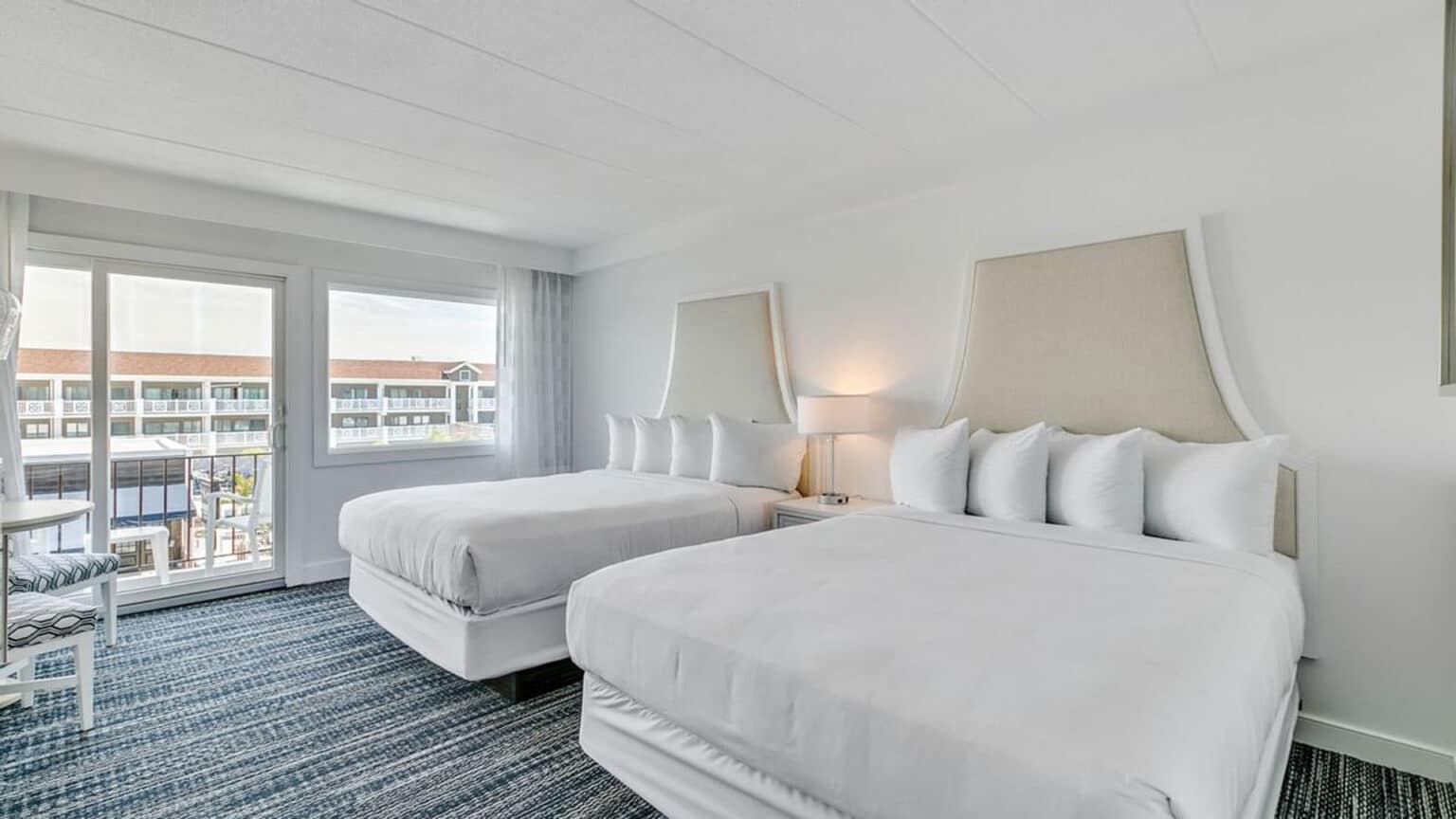 ICONA Windrift classic queen hotel room