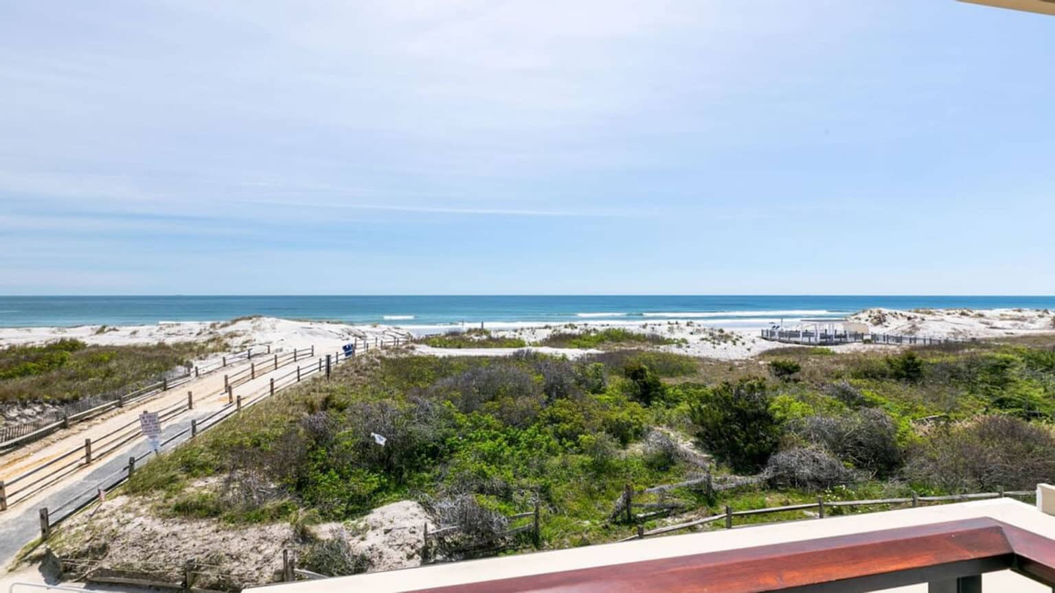ICONA Windrift oceanfront one bedroom suite balcony view