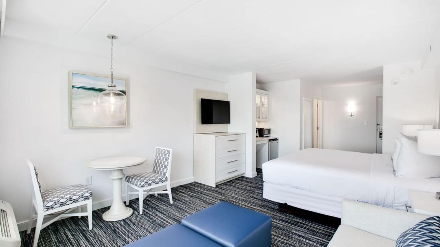 ICONA Windrift signature king studio ADA hotel room